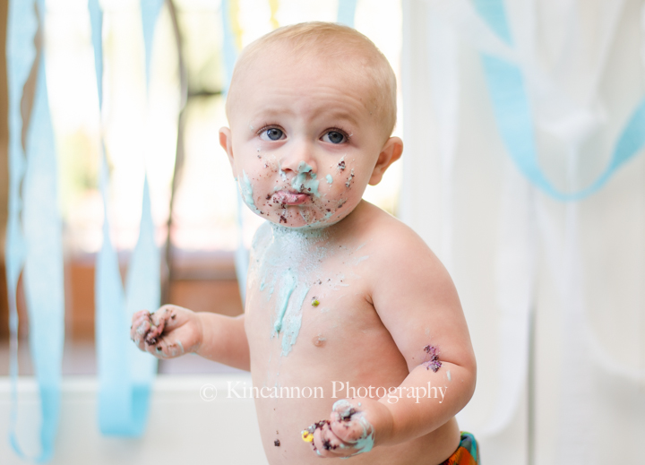 1st birthday cake smash photography / Kincannon Photography