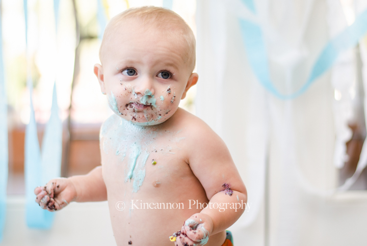 1st birthday cake smash photography / Kincannon Photography