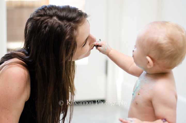 1st birthday cake smash photography / Kincannon Photography