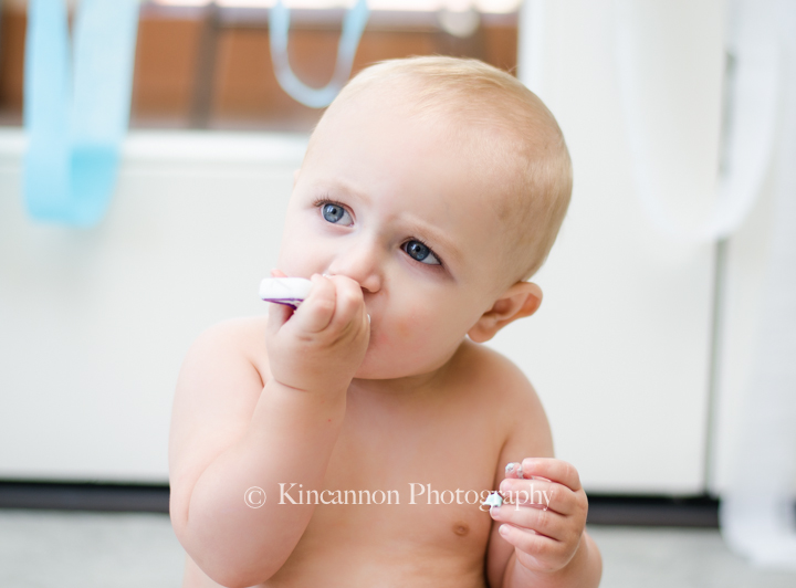 1st birthday cake smash photography / Kincannon Photography