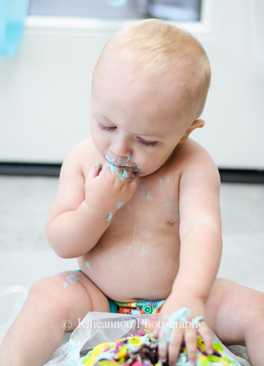 1st birthday cake smash photography / Kincannon Photography